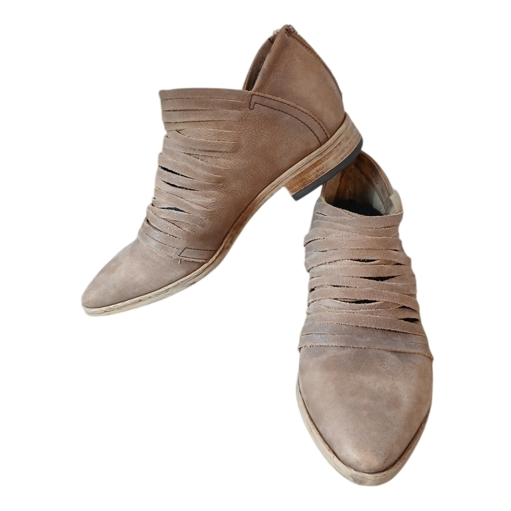 Free People Suede Bootie Women's Tan Western Shoe size 7.5-8